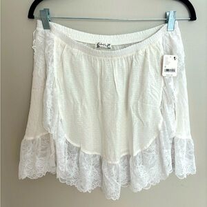 NWT sold out intimately Free People Spring Fling lace half slip size Medium